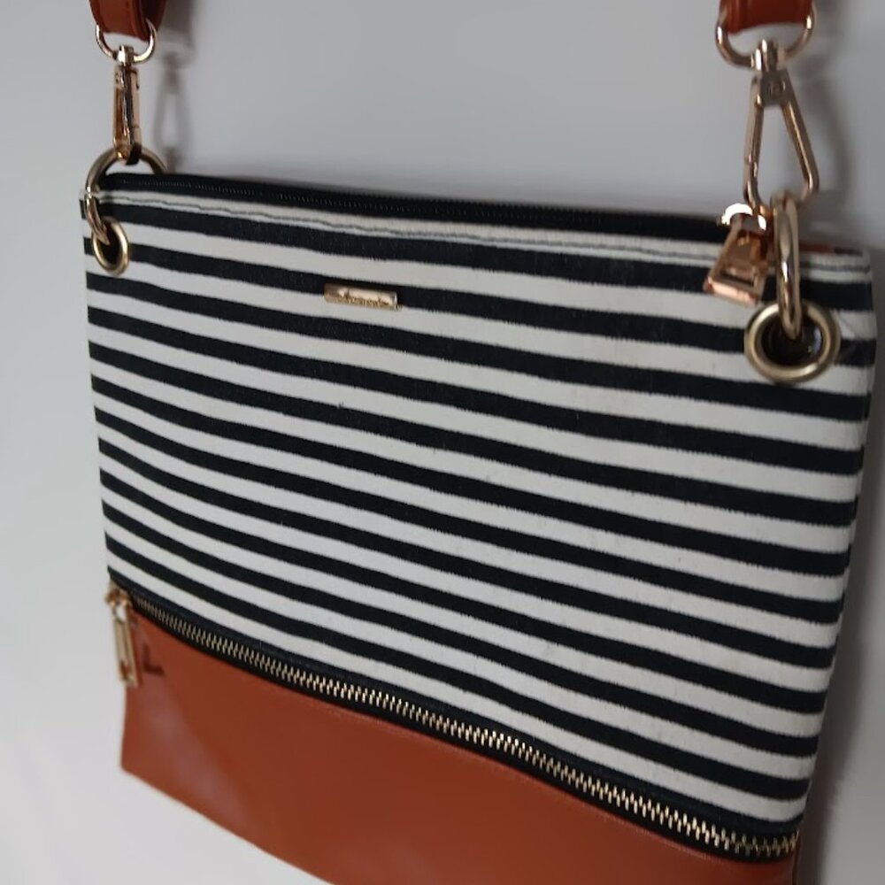 Lovevook black and white striped crossbody bag NWOT - Picture 2 of 4